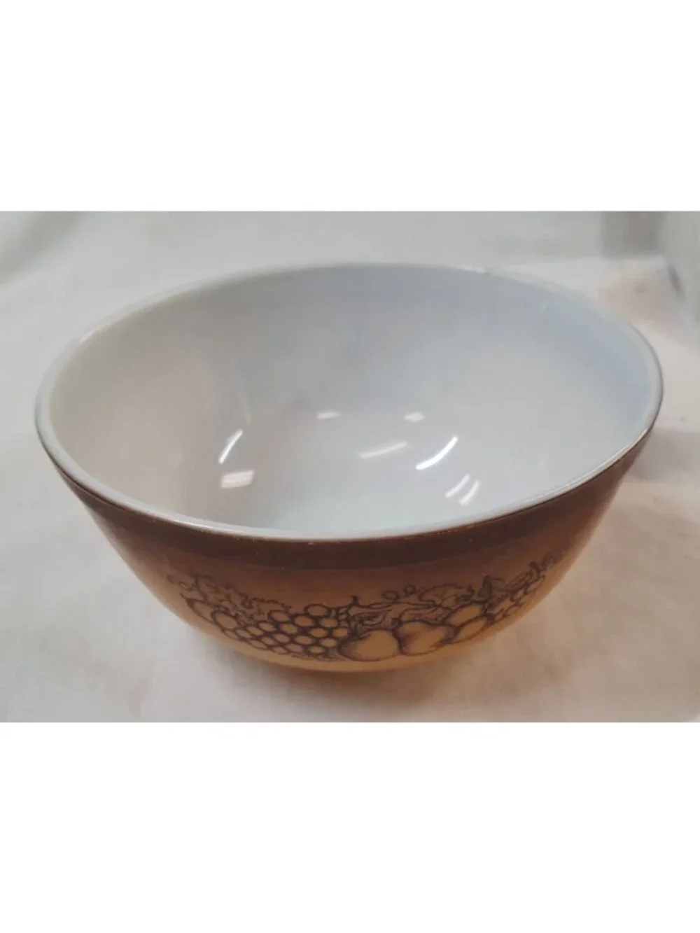 Pyrex 403 Autumn Harvest Mixing Bowl 2.5 Qt Brown With Grape & Fruit Pattern Vin